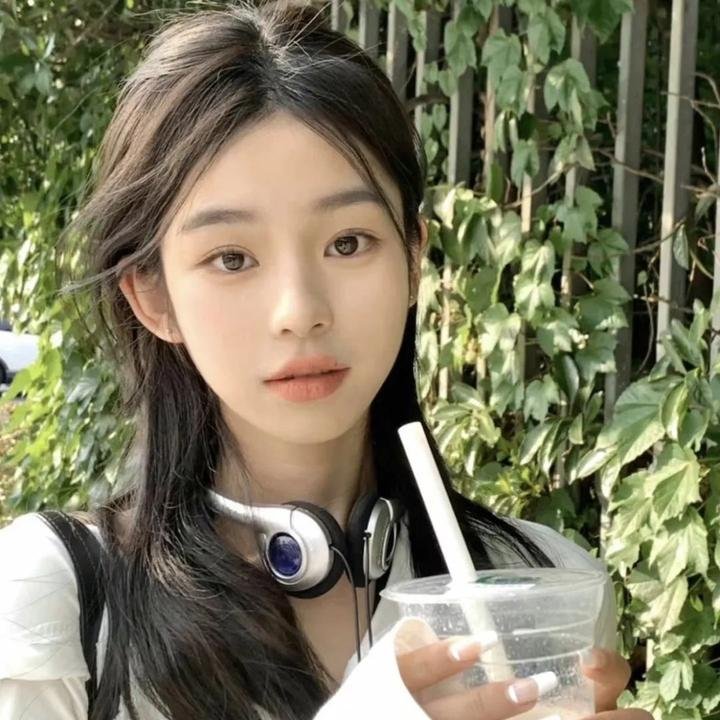 踏浪女人